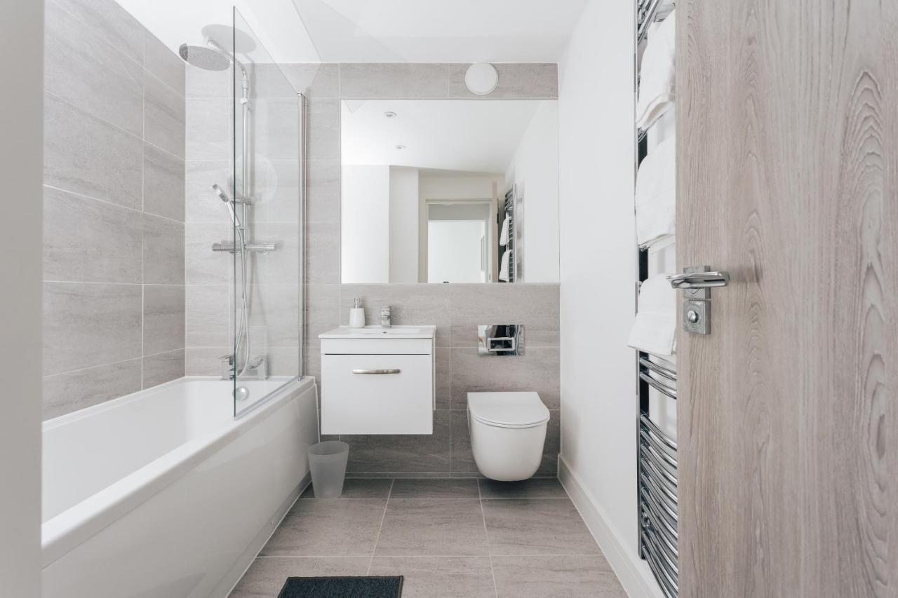 Contemporary Two Bedroom Duplex - Secluded Residence With Parking In A Prime Central Location Борнмут Экстерьер фото