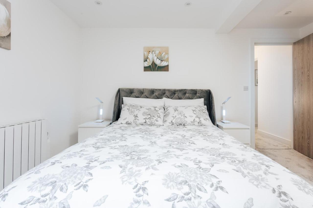 Contemporary Two Bedroom Duplex - Secluded Residence With Parking In A Prime Central Location Борнмут Экстерьер фото
